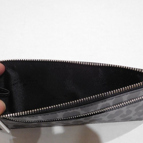 NWT Kate Spade Gray & Black Print Wristlet - Picture 4 of 4